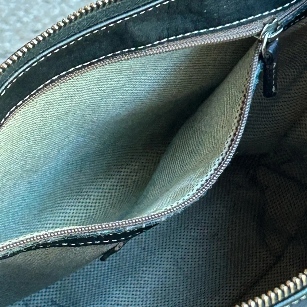 Dooney & Bourke classic dooney